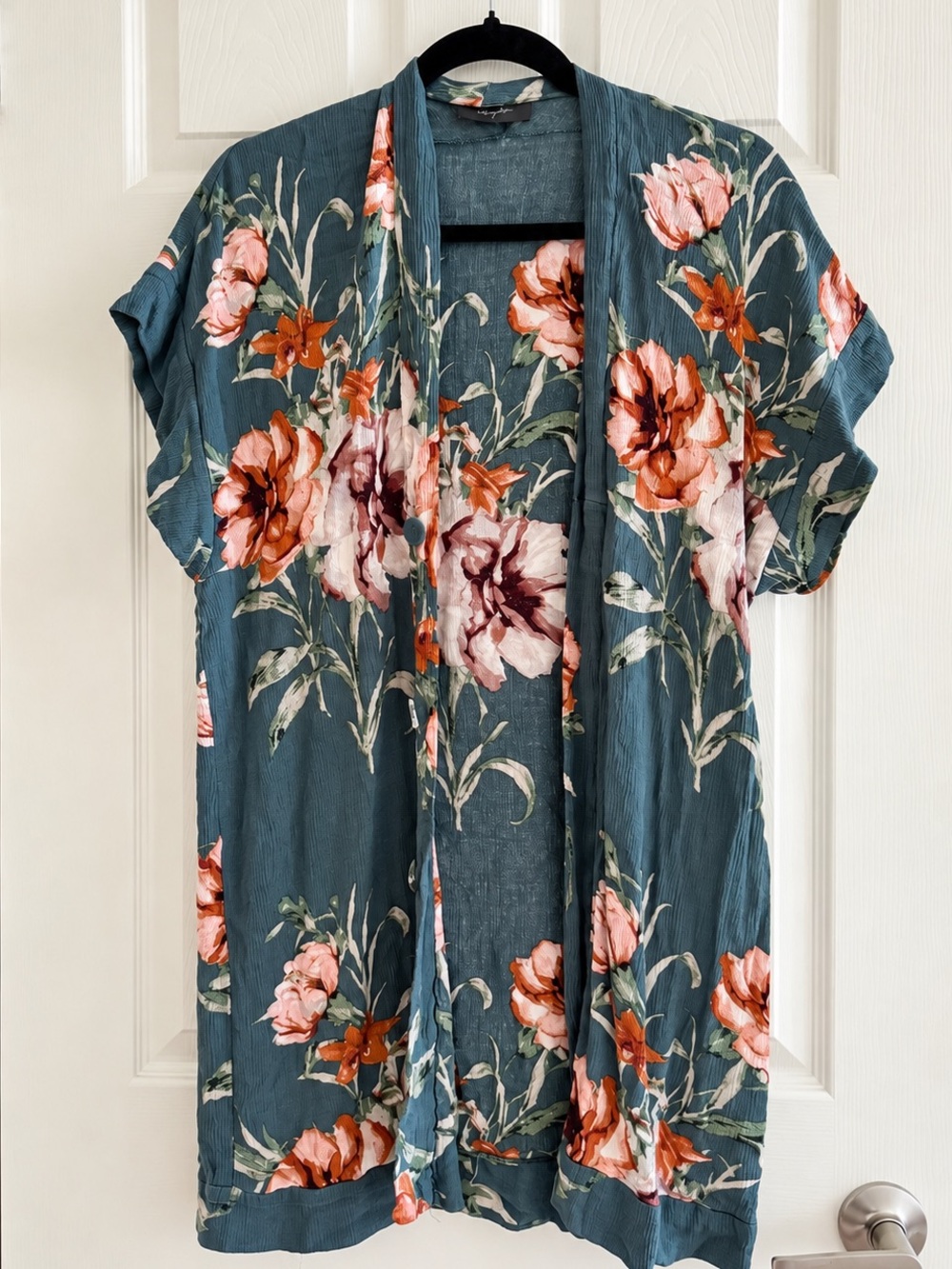 Dress Forum Los Angeles Floral Kimono Cardigan – Size Small